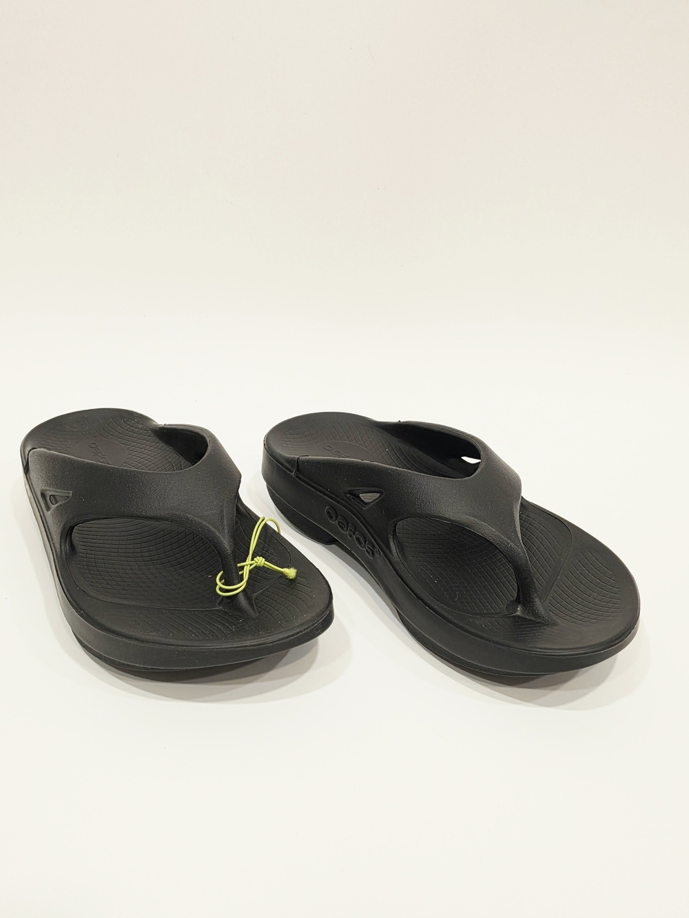 OOFOS Black Original Recovery Flip Flops NWT Mens Size 8 / Womens 10